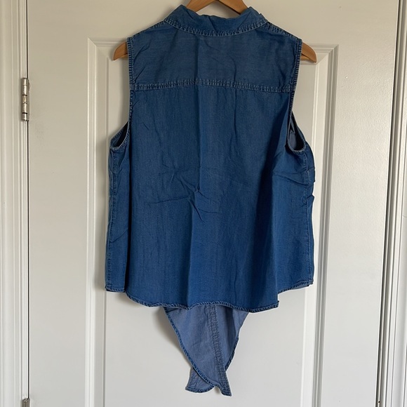 Charter Club Sleeveless Denim Buttons Down Blouse - Picture 14 of 16